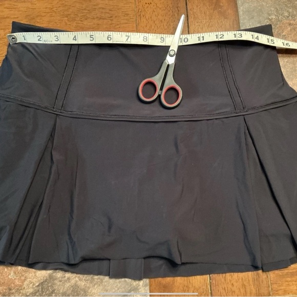 Lululemon women’s size 8 Black Athletic Tennis Skort - Picture 8 of 9